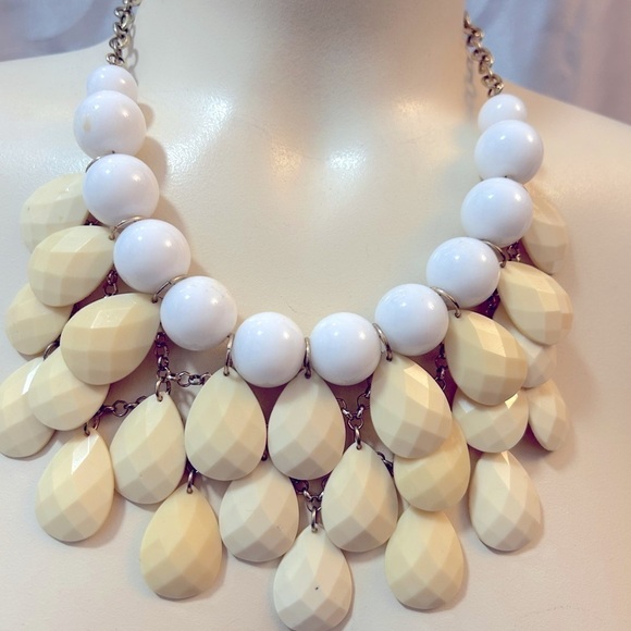 Floating bubble teardrop stone multi layer necklace. Excellent condition - Picture 4 of 4